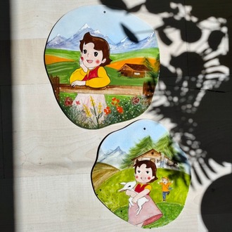 Heidi ve Baharın Neşesi – El Yapımı Seramik Duvar Panosu
