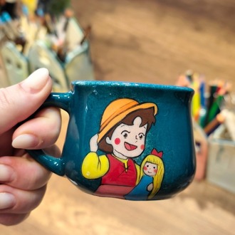 Heidi El Çizimi Seramik Fincan – El Yapımı Nostaljik Fincan