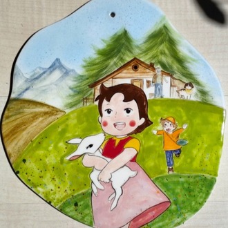 Heidi ve Baharın Neşesi – El Yapımı Seramik Duvar Panosu