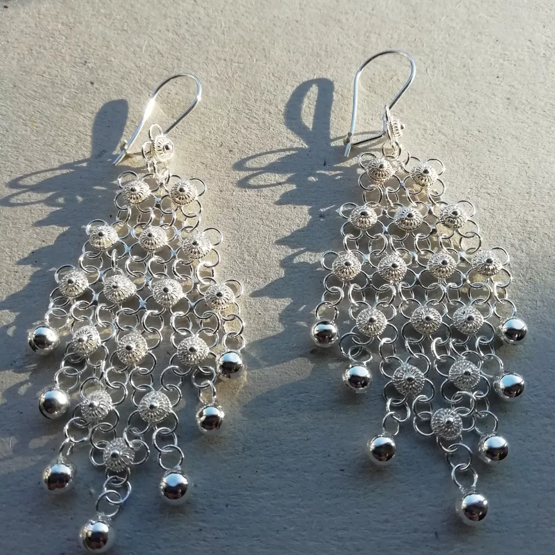 GÜMÜŞ KÜPE. TELKARİ YEDİ TOP KÜPE. AKITMA. KİŞNİŞ. YÜZDE YÜZ EL İŞÇİLİĞİ