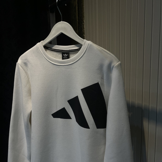 Adidas Sweatshirt