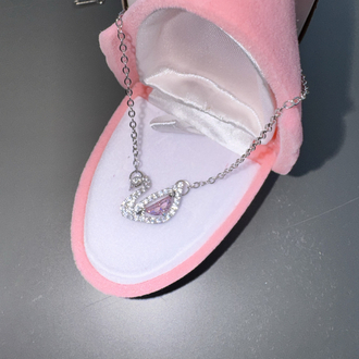 SWAROVSKI MODEL PEMBE GÜMÜŞ KUĞU KOLYE ÇELİK 