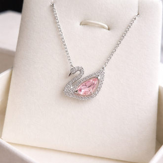 SWAROVSKI MODEL PEMBE GÜMÜŞ KUĞU KOLYE ÇELİK