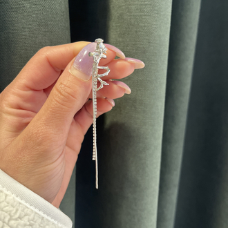 Gül sallantılı earcuff