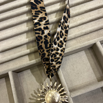 Güneş leopar kolye 