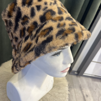 Leopar şapka