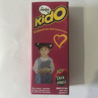 Kişiye özel çilekli süt