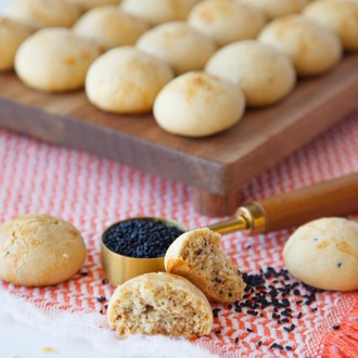 Çörek Otlu Kurabiye 35-40 Adet