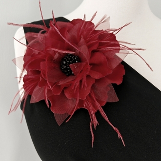 Bordo Renk Tüylü Broş