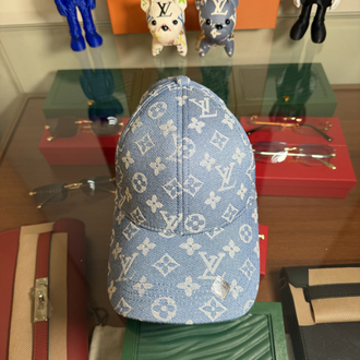 Louis Vuttion Cap