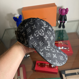 Louis Vuttion Cap