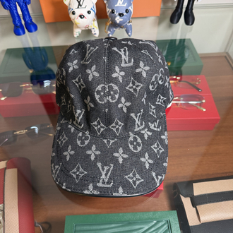 Louis Vuttion Cap