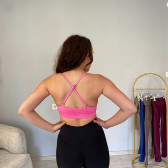 Oner active pembe çapraz ipli Bra pedli modeldir 