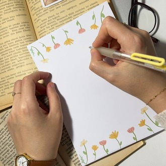 Renkli çiçekler temalı notepad/memopad