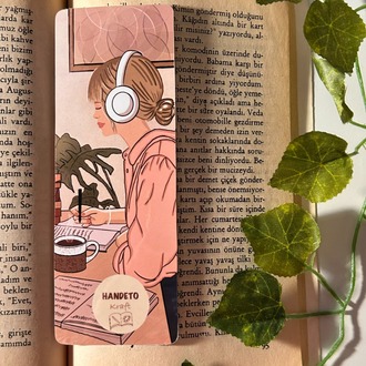 Yazma ve müzik temalı kitap ayracı