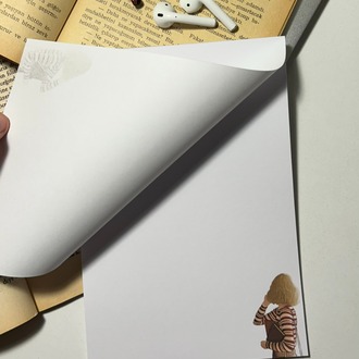 Kitapçı gezen kız temalı notepad/memopad