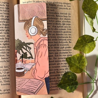 Yazma ve müzik temalı kitap ayracı