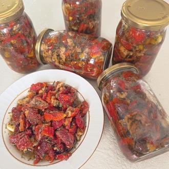 Kuru domates salatası (350 gr)