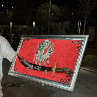 Devlet Armalı Kurt Kabzalı Kılıç