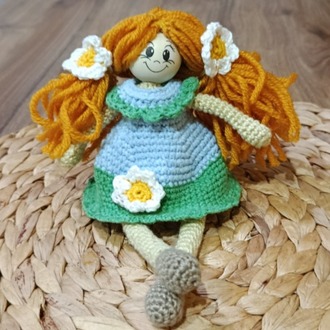 Miniminik papatyalı sarışın amigurumi bebek