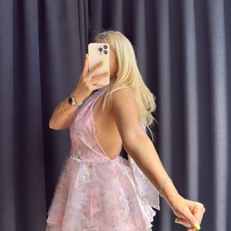 Pembe uçuş elbise