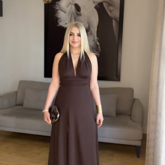 Boyundan bağlamalı elbise