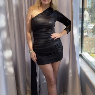 Mini siyah elbise