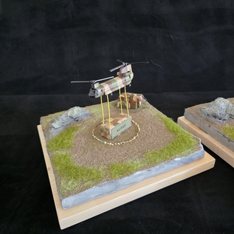 Chinook CH 47 Diorama x 2li Set
