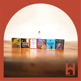 MASAÜSTÜ DEKORATİF MİNİ KÜTÜPHANE VE GECE LAMBASI - DÜNYA KLASİKLERİ