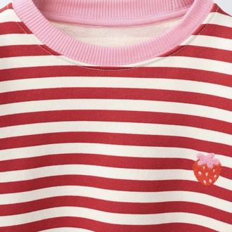 Çilek Nakışlı Sweatshirt
