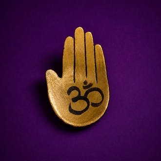 El Tütsülük – Om Sembollü Spiritüel Dekor ️