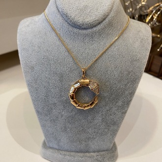 Xuping Gold Yılan Charm Model Çelik Kolye 