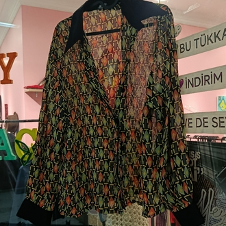 ic gosteren gomlek