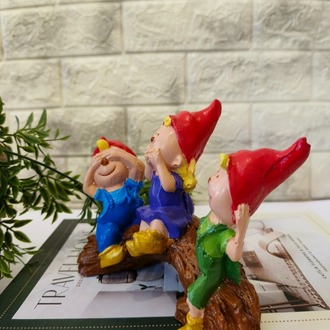 Kütük Üstünde Oturan Cüceler Biblo