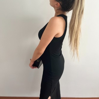 Siyah Yırtmaçlı Elbise