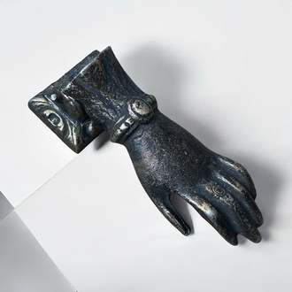 El figürlü kapı tokmağı