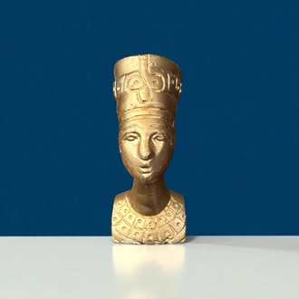 Nefertiti Büstü
