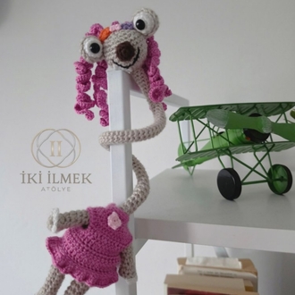 Amigurumi Brooke Araç Süsü | Telli Kıvrılabilen Dikiz Aynası ve Direksiyon Süsü