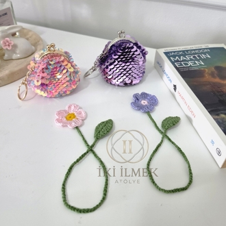 4'lü Yakın Arkadaş Hediye Seti: Mini Lolipop Cüzdan ve Çiçek Kitap Ayracı