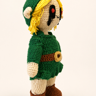 Yeşil Elf Kahraman Amigurumi – 30 cm El Örgüsü Koleksiyon Bebeği