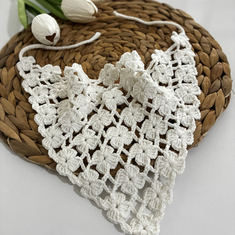 Beyaz çiçekli bandana 