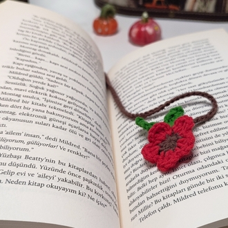 kırmızı çiçek kitap kılıfı