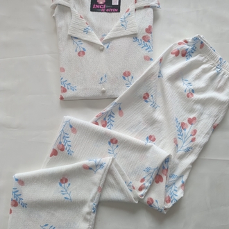 Çiçek Desenli Pijama Takımı