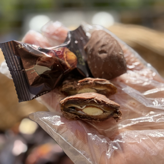 1 kg Bademli Sütlü Çikolata Kaplı Hurma