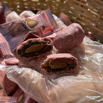 1 kg Bademli Çilekli Çikolatalı Hurma