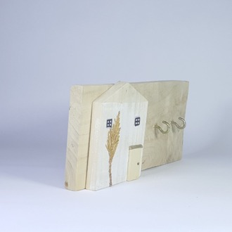 2 çengelli anahtarlık. 25x12x3 cm.