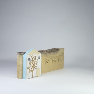 Ahşabın sıcaklığı ve doğallığı ile yapılmış 3 çengelli anahtarlık. 30x12x2 cm.