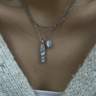 Ay Figür Çelik Opal Taşlı Kolye