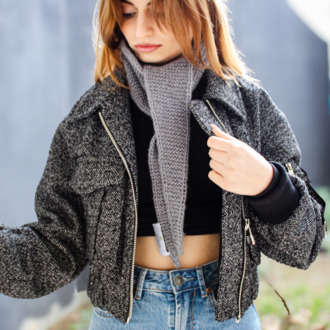 Örgü Gri Kruvasan Şal/ Knitted Croissant Wrap – Grey