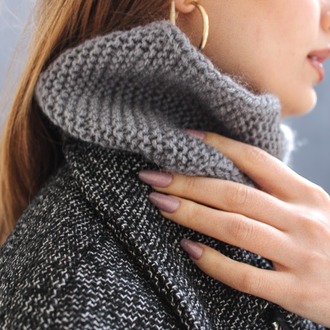 Örgü Gri Kruvasan Şal/ Knitted Croissant Wrap – Grey